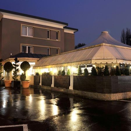 Bivius Hotel Restaurant Luxembourg 施特拉森 外观 照片