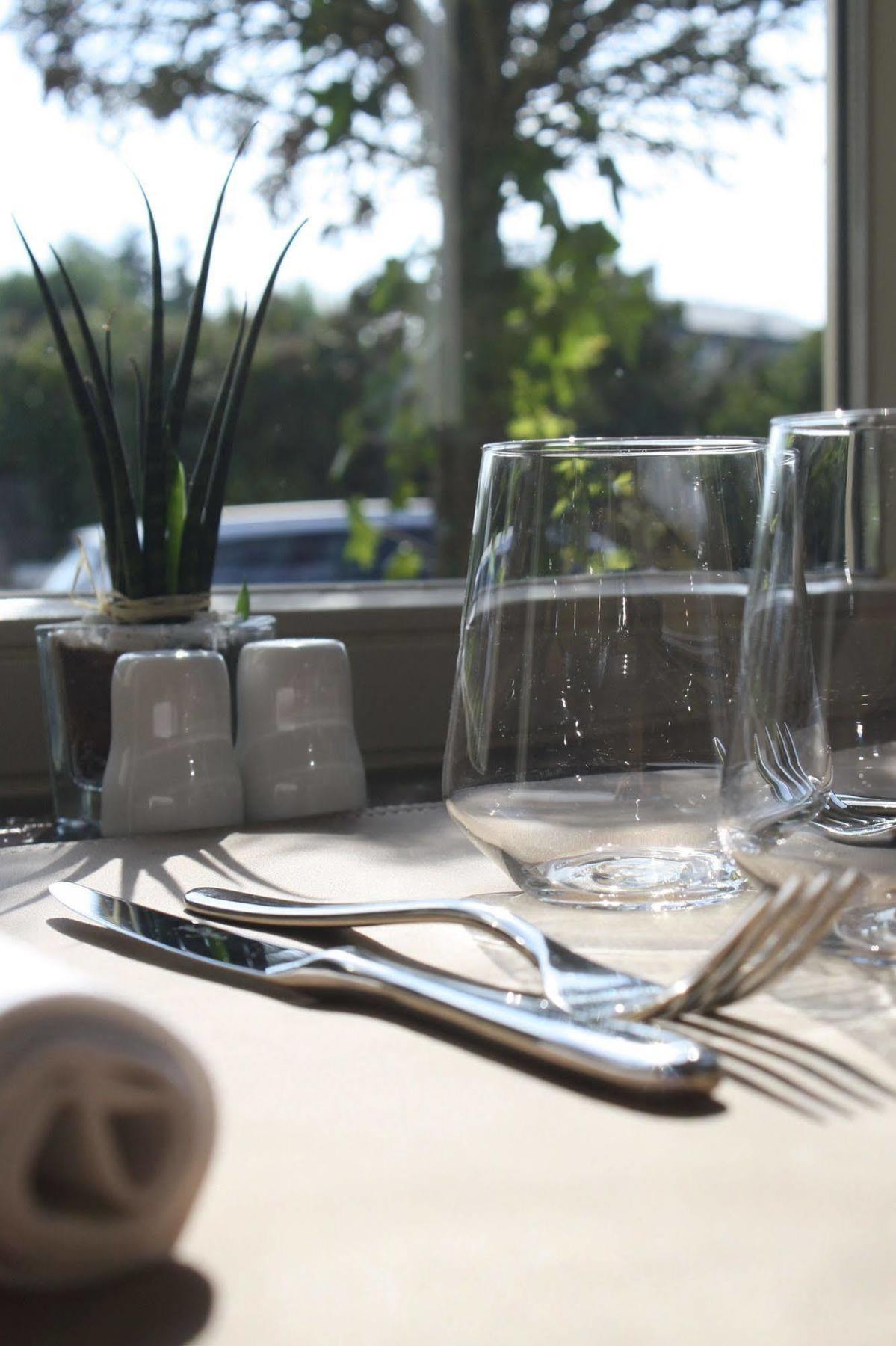 Bivius Hotel Restaurant Luxembourg 施特拉森 外观 照片