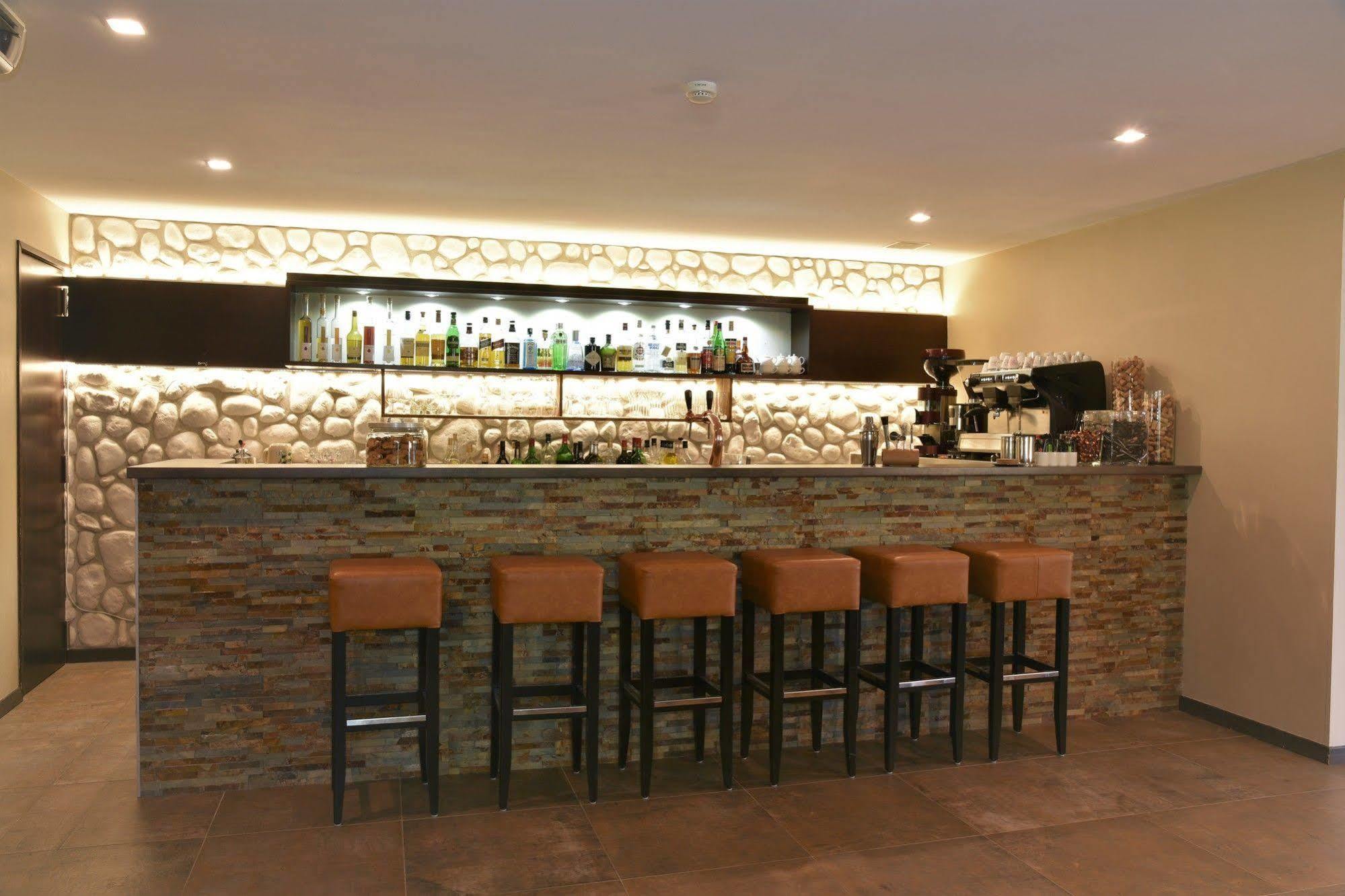 Bivius Hotel Restaurant Luxembourg 施特拉森 外观 照片